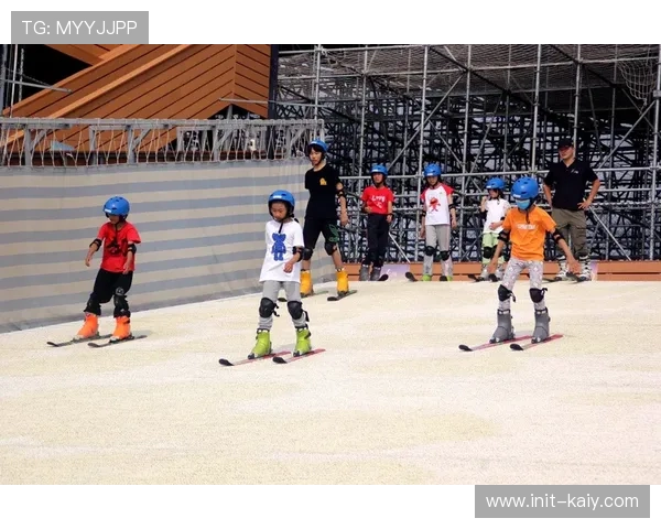 北京中关村街道居民体验软式棒垒球,降低参与门槛 北京中关村街道居民体验软式棒垒球,降低参与门槛